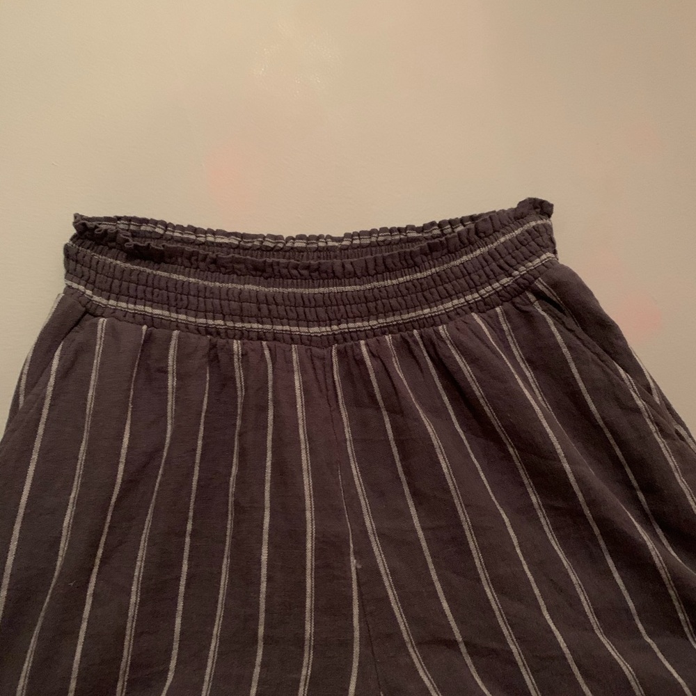 Shorts - Picture 2 of 4